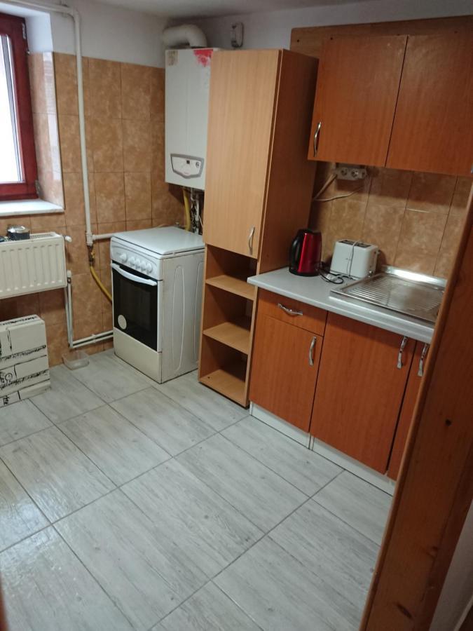 Katy'S Studio Apartment Brasov Bagian luar foto