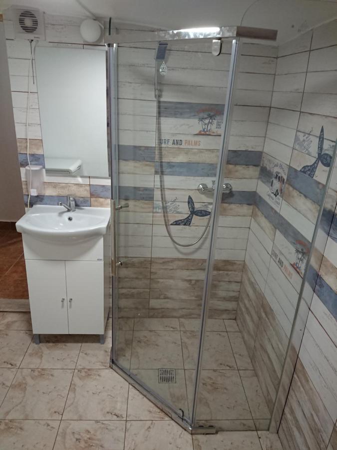 Katy'S Studio Apartment Brasov Bagian luar foto