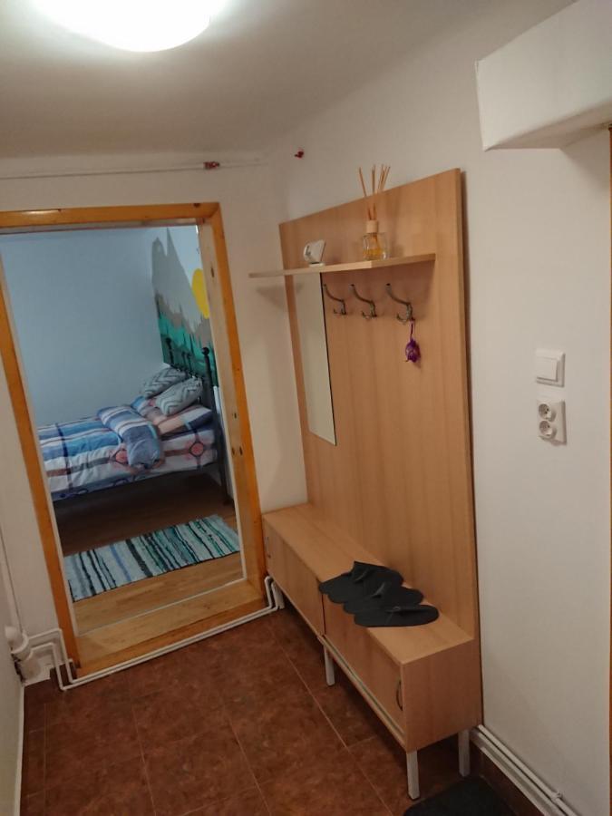 Katy'S Studio Apartment Brasov Bagian luar foto